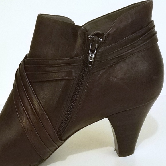 BORN Leather Brown Ankle Booties Womens Size 11 - Picture 5 of 8